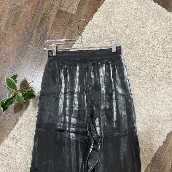 Francesca's Metallic Silver Shiny Fluid Pleated Wide Leg Pull On Viola Pants - Picture 2 of 6